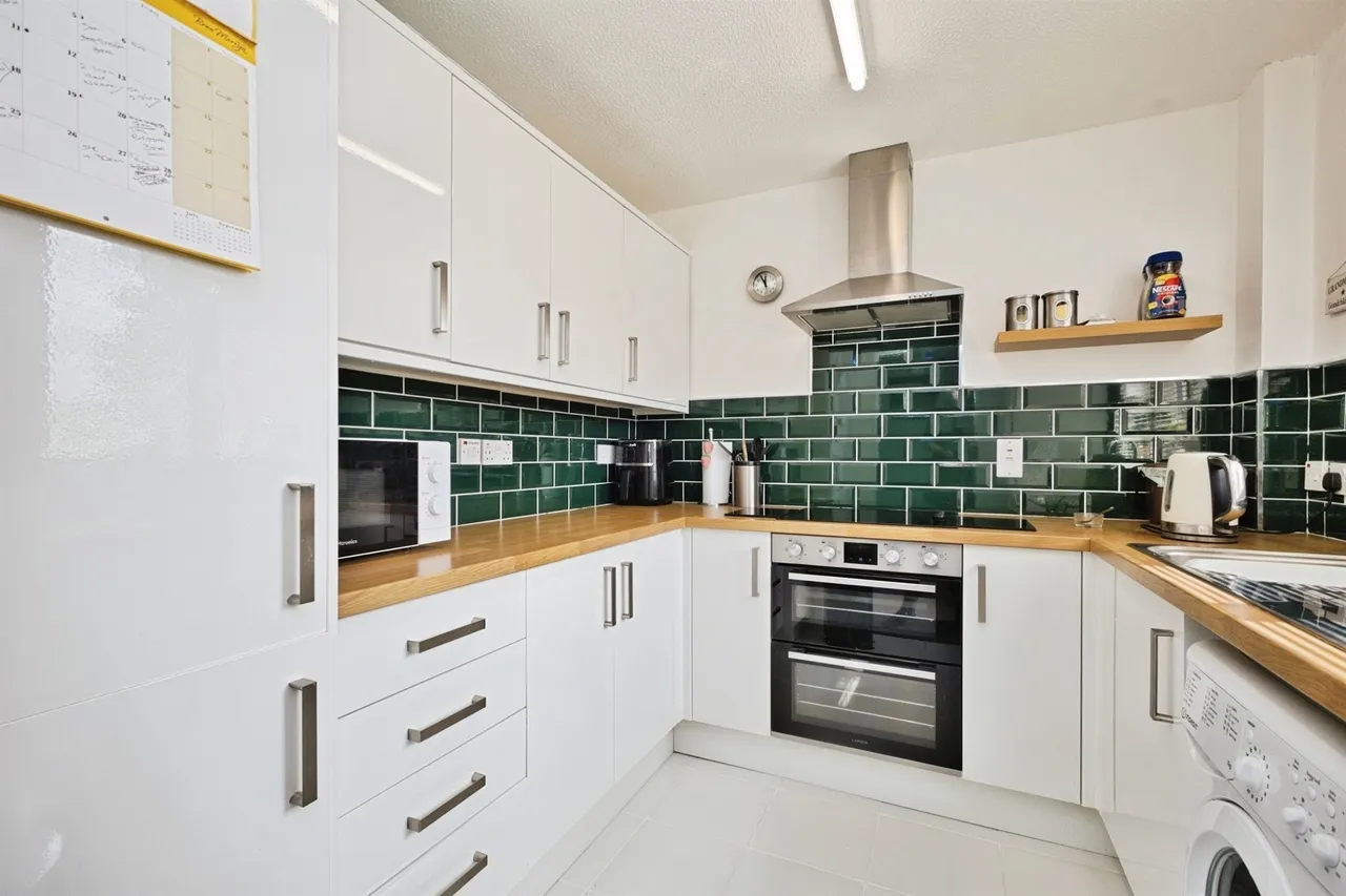 Romsey Road, Yeovil, photo 4
