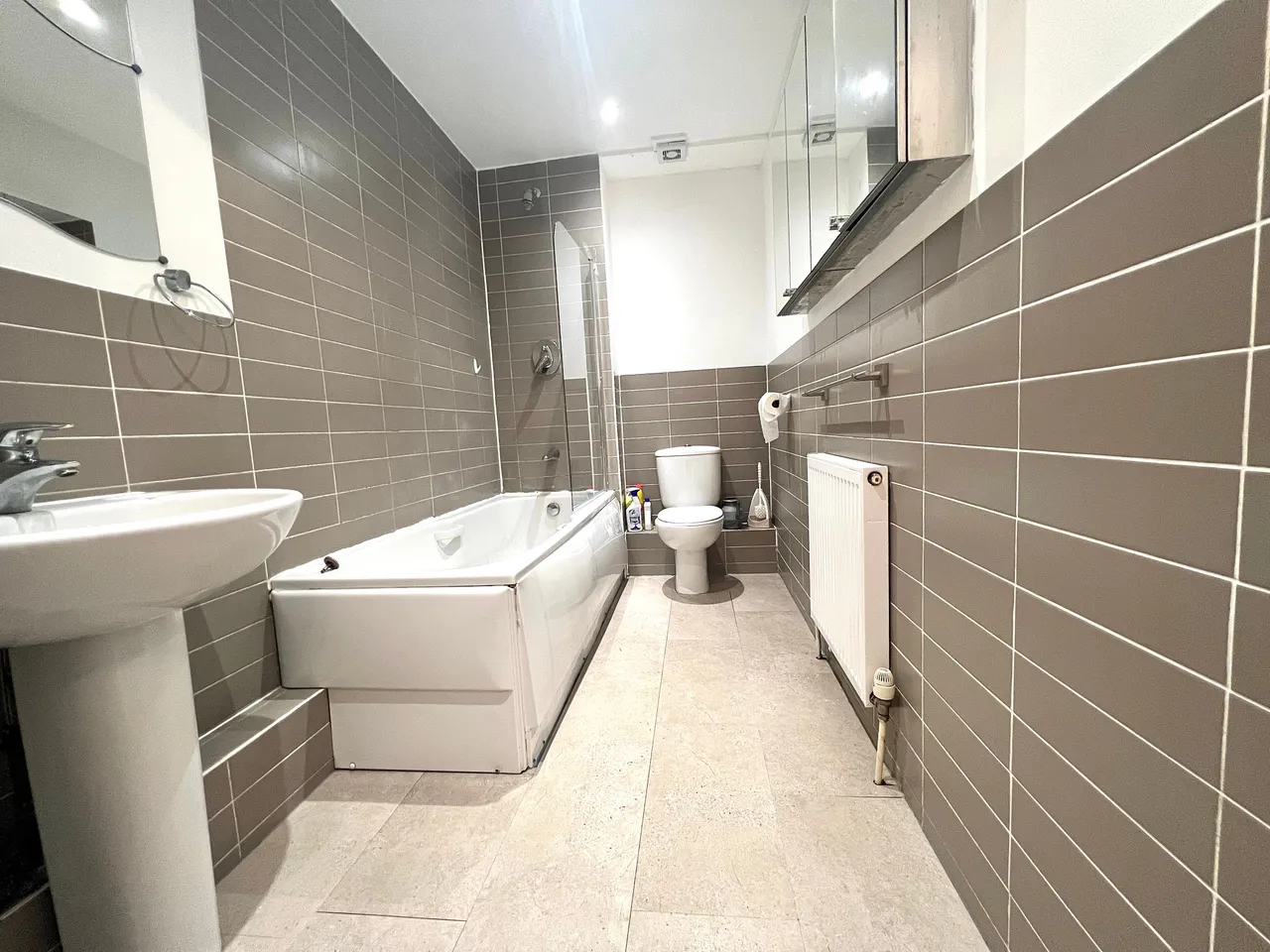 Neale Court, Dagenham, RM9, photo 3