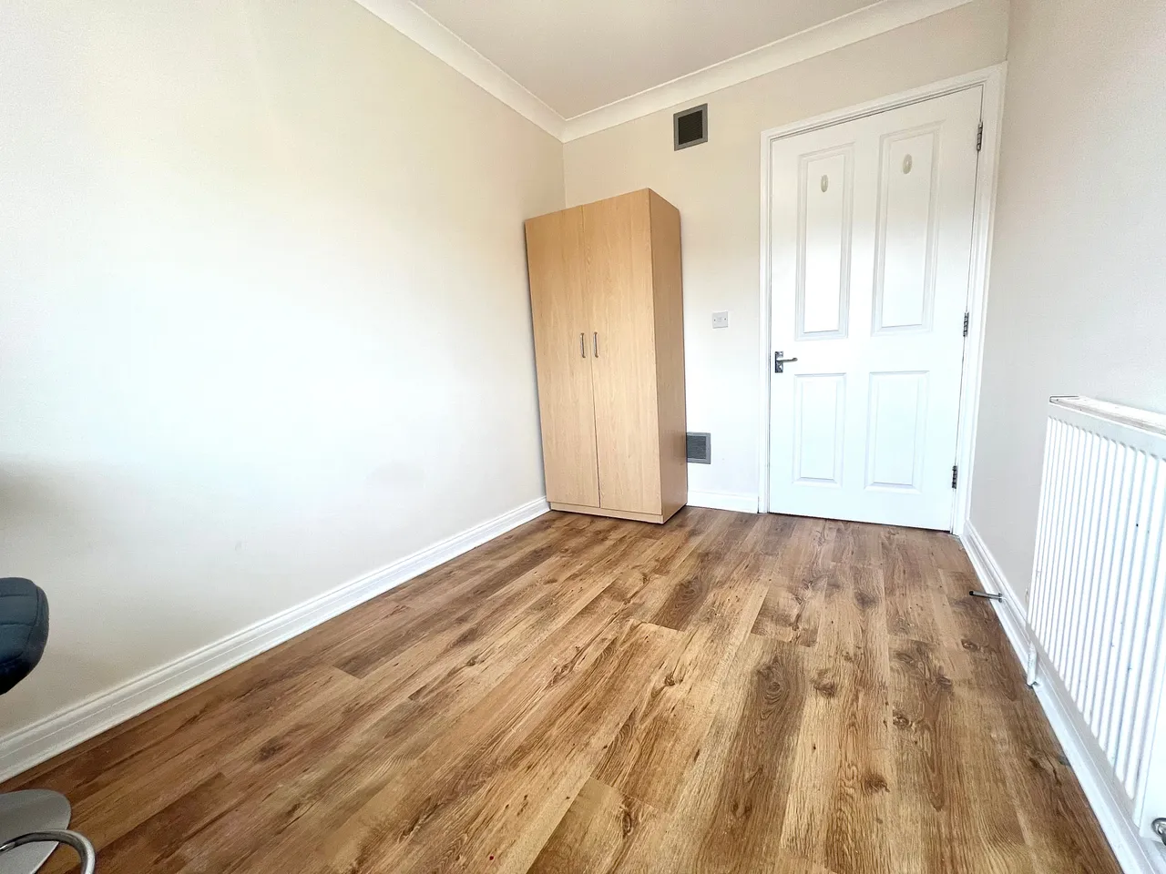 Neale Court, Dagenham, RM9, photo 7