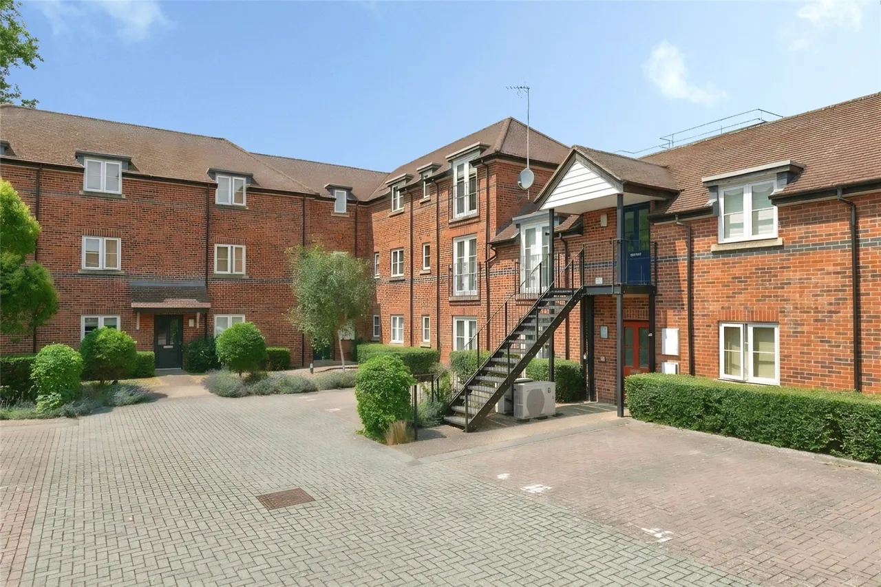 2 bed flat for sale, Crown Place, Reading, RG1