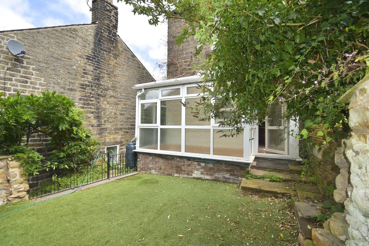 Highgate Road, High Peak, photo 17