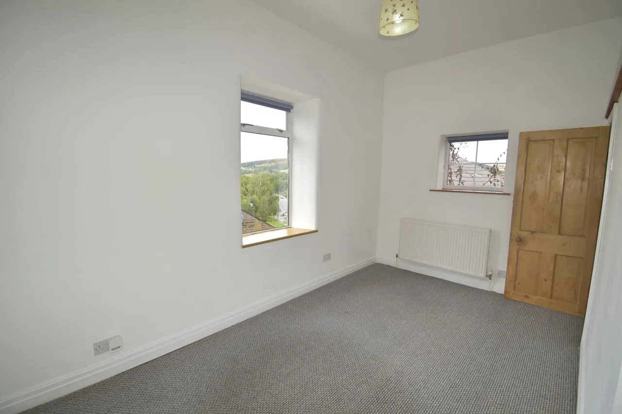 Highgate Road, High Peak, photo 5