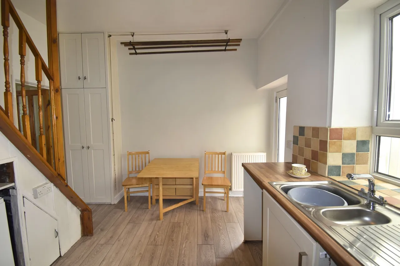Highgate Road, High Peak, photo 14