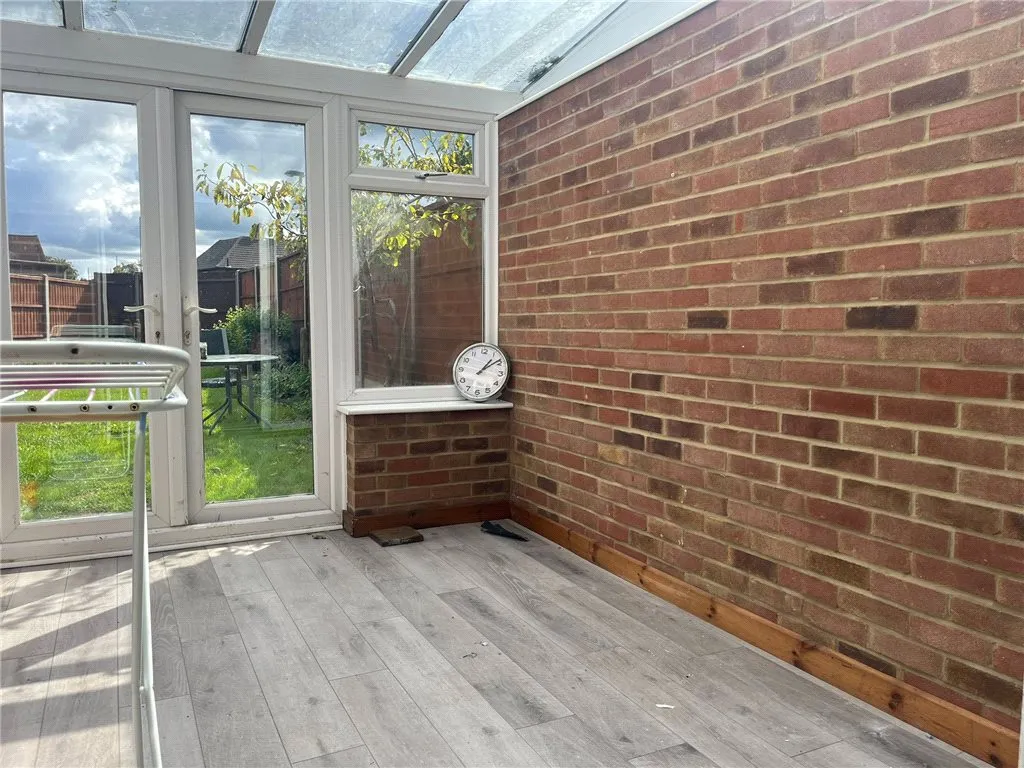 Yew Tree Drive, Guildford, GU1, photo 4