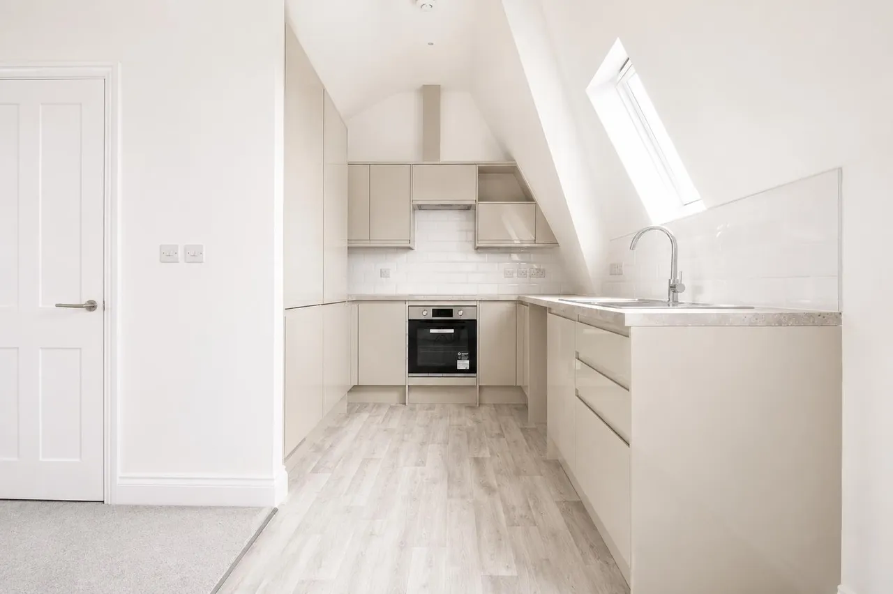 2 bed flat to rent, Colston Road, East Sheen, SW14