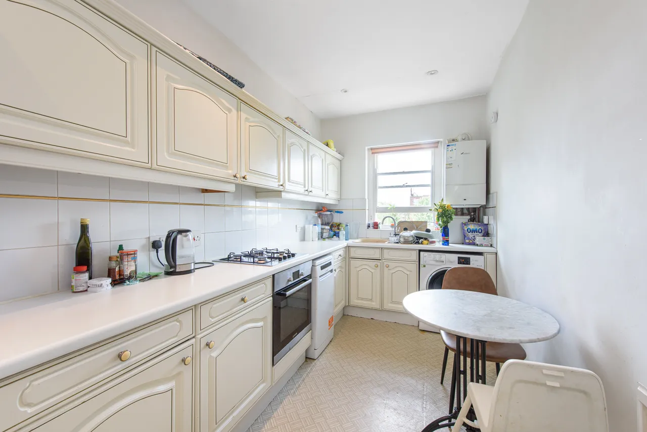 Flat 5, 1 Minster Road, London, photo 5