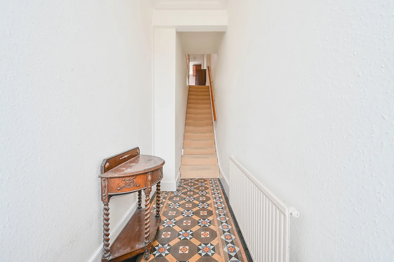 Flat 1, 21 Lower Boston Road, London, photo 4