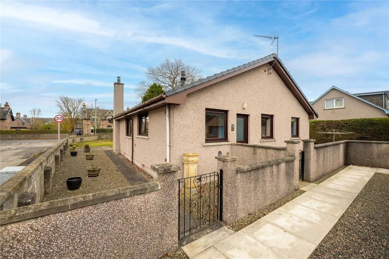 Garden Place, Beauly, Highland, IV4 7AW, photo 2