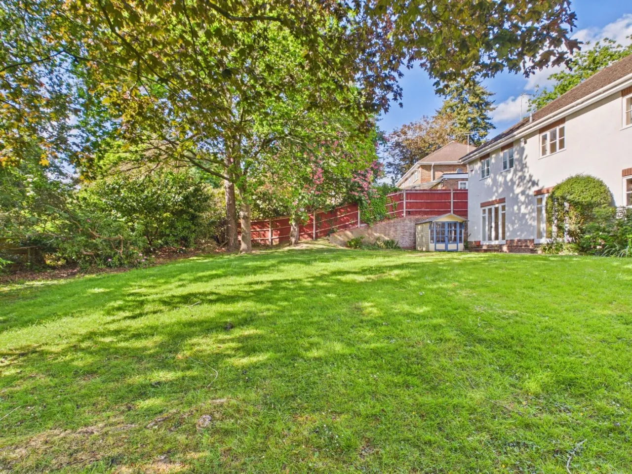 Woodbank Avenue, Gerrards Cross, Buckinghamshire, SL9 7PY, photo 9