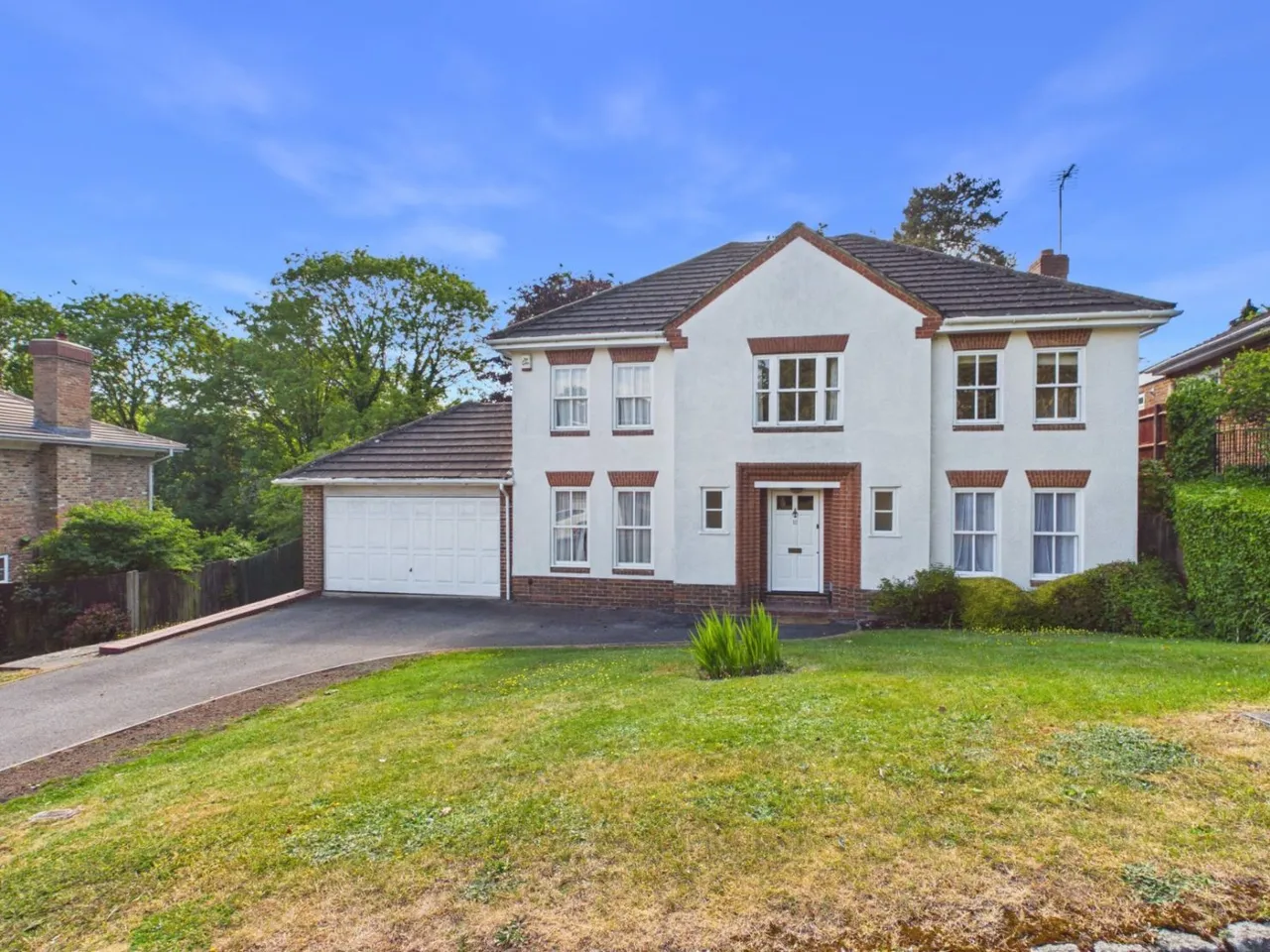 5 bed house for sale — Woodbank Avenue, Gerrards Cross, Buckinghamshire, SL9 7PY