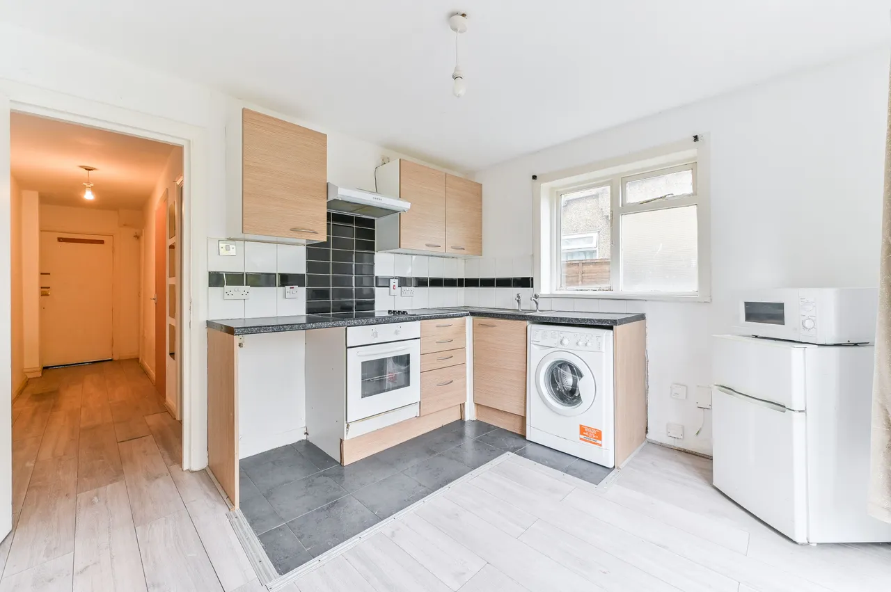 24b Lodge Road, Croydon, photo 2