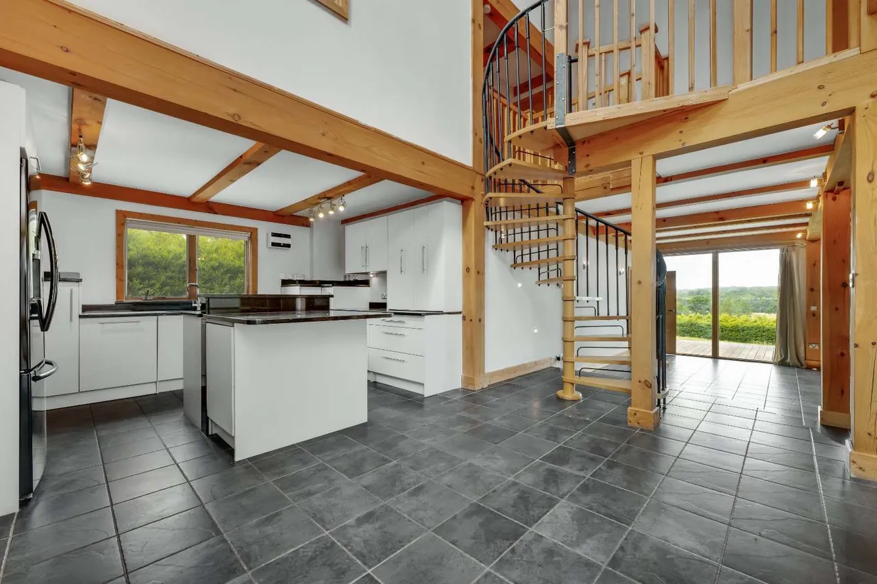 Frensham Lane, Churt, Farnham, Surrey, GU10 2QG, photo 2
