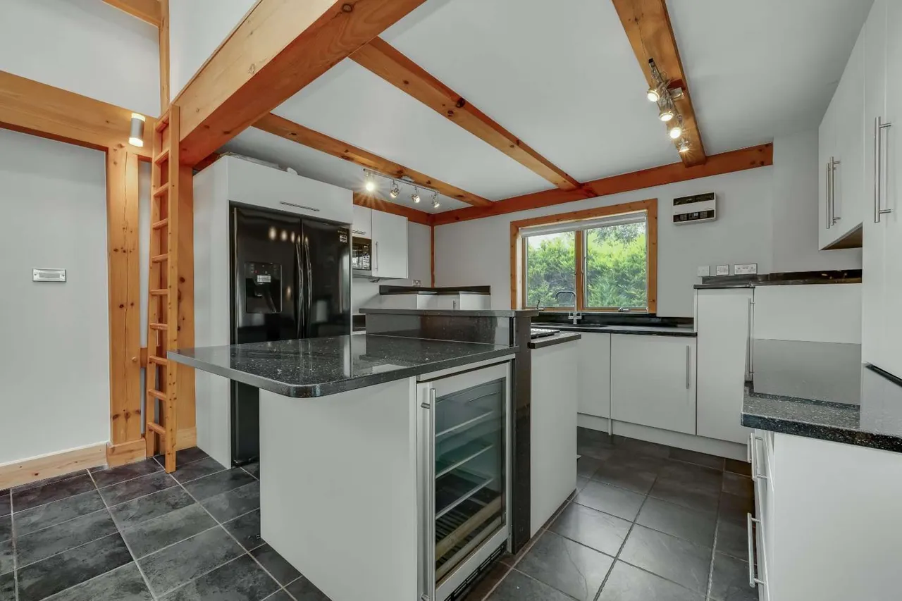 Frensham Lane, Churt, Farnham, Surrey, GU10 2QG, photo 4