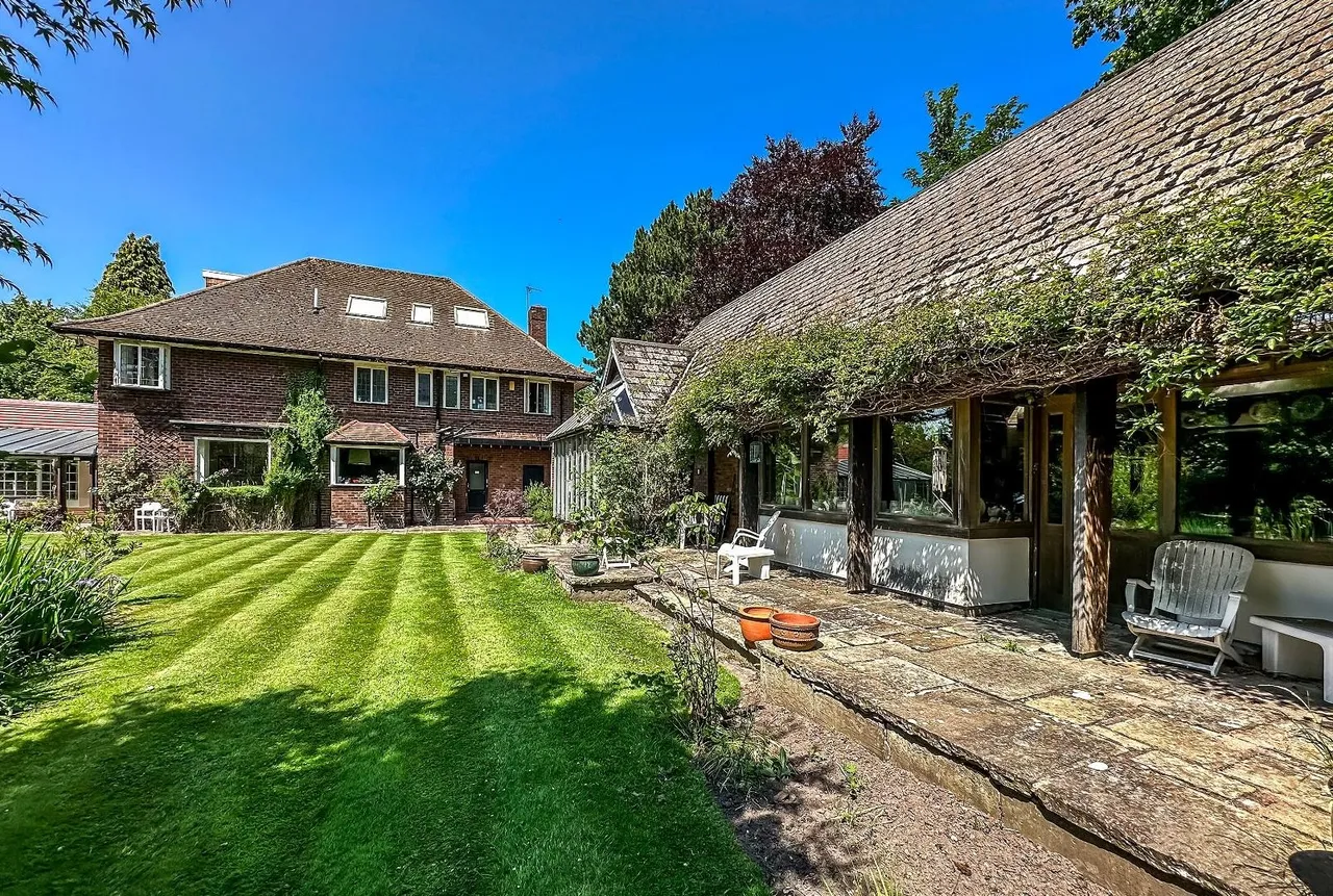Broadway, Hale, Cheshire WA15 0PF, photo 12