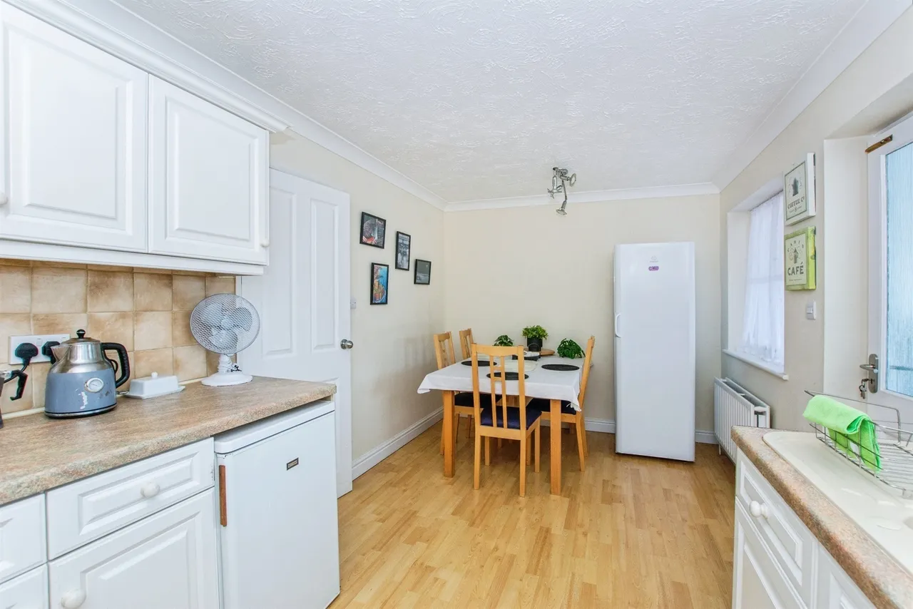 Tyler Crescent, Butterwick, PE22, photo 9