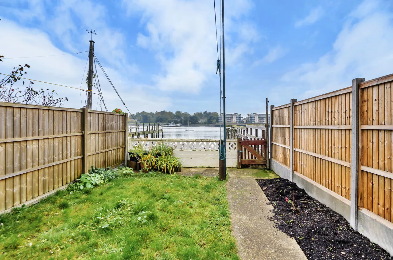 Priory Road, St Denys, SO17, photo 8