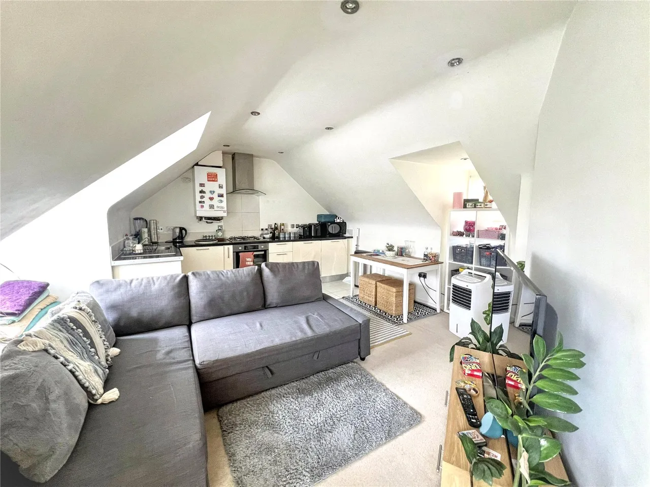 Oakleigh Road North, London, N20, photo 2