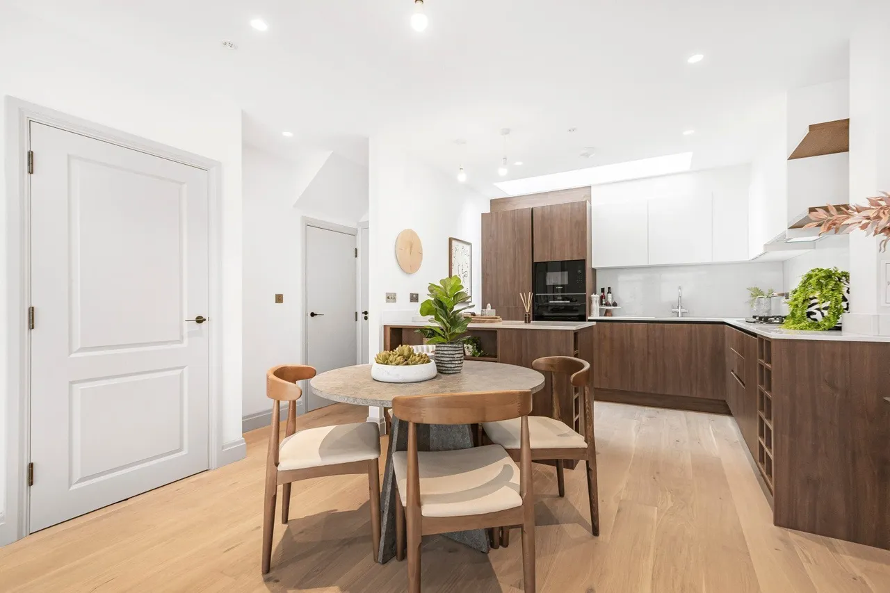 Lynwood Close, South Woodford, E18, photo 6