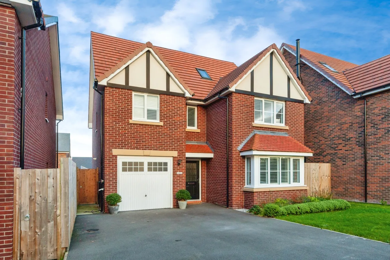 6 bed house for sale, Brick Kiln Drive, Hooton, CH66