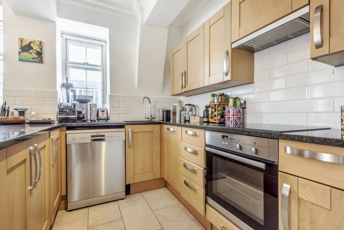 Finchley Road, London, NW8, photo 14
