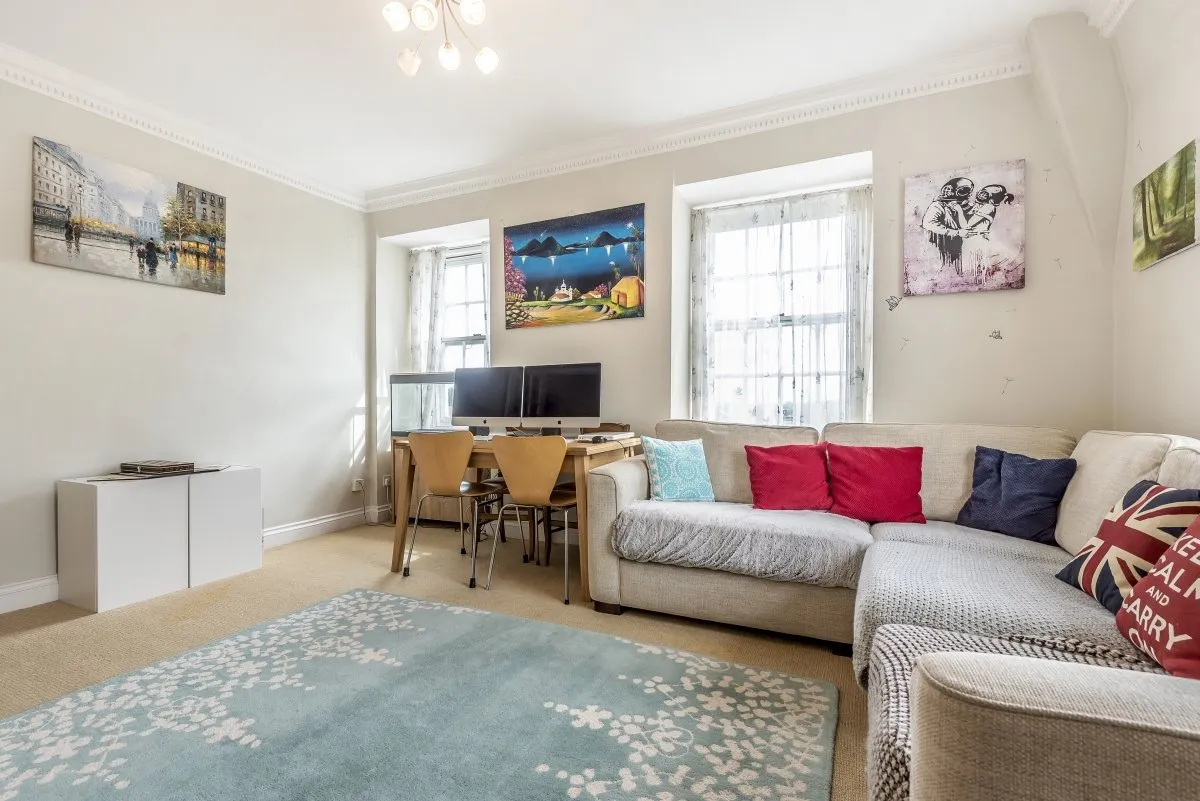 Finchley Road, London, NW8, photo 12