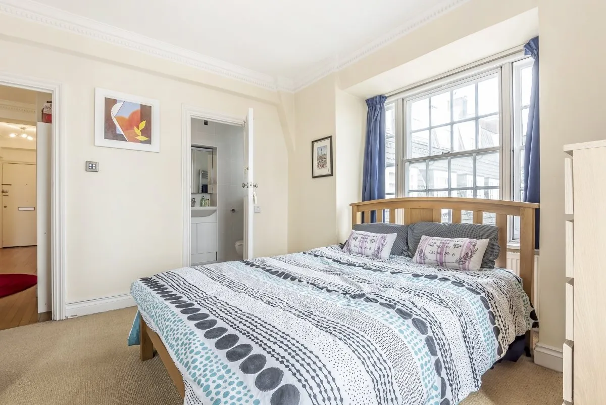 Finchley Road, London, NW8, photo 11