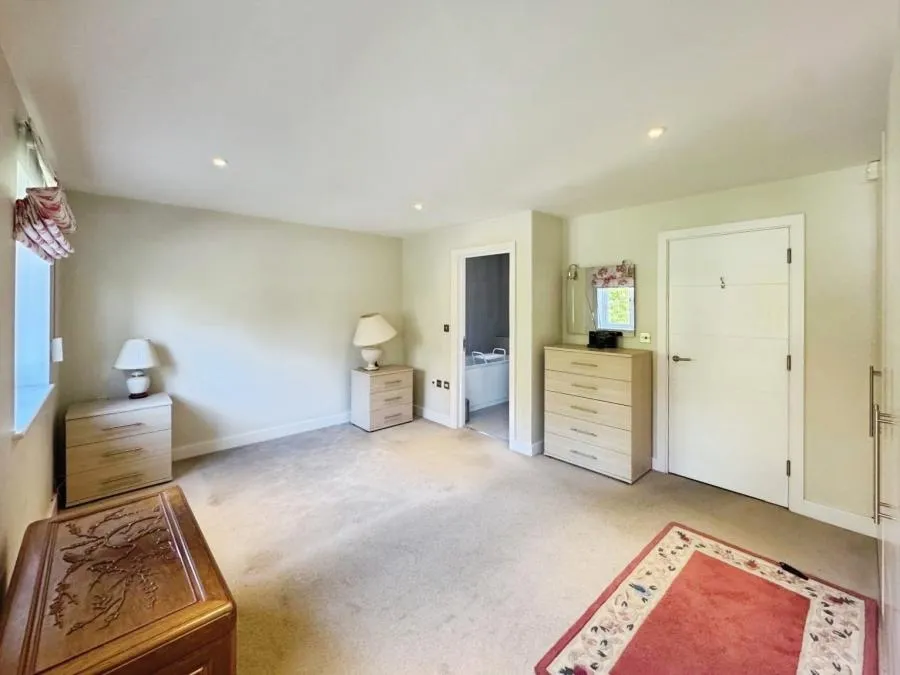 New Road, Ascot, SL5, photo 13