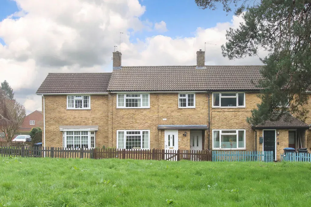 3 bed house for sale — White Hart Drive, Hemel Hempstead, Hertfordshire, HP2 4JL