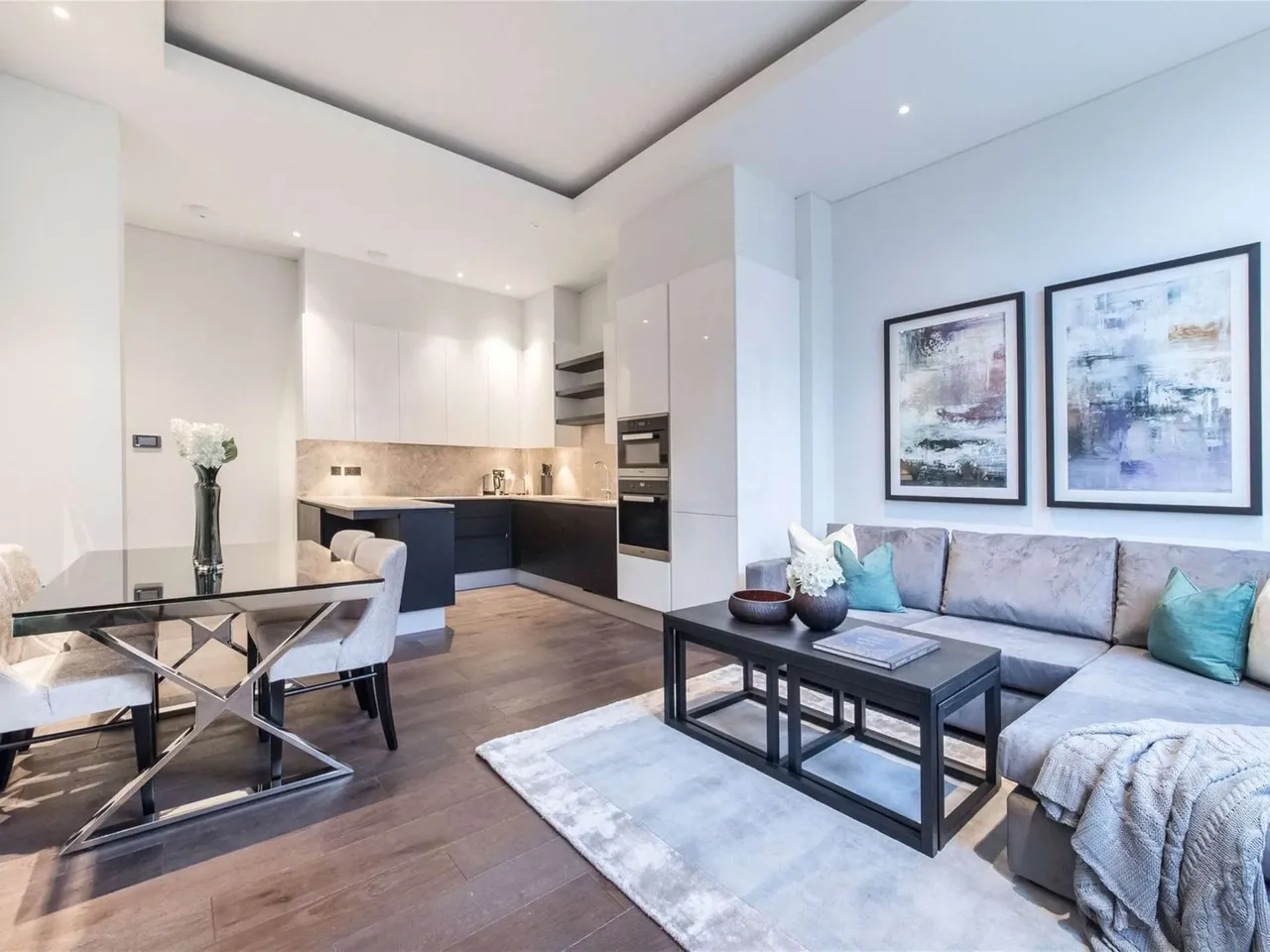 2 bed flat to rent — Dover House, 170 Westminster Bridge Road, Waterloo, London, SE1 7RW
