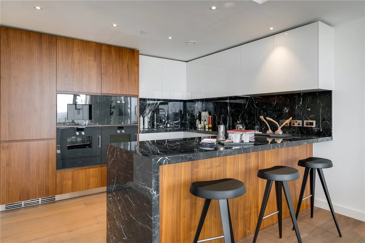 Chelsea Tower West, London, SW3, photo 9