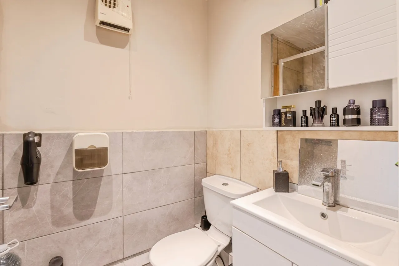 Thames Road, Grays, Essex, RM17, photo 16