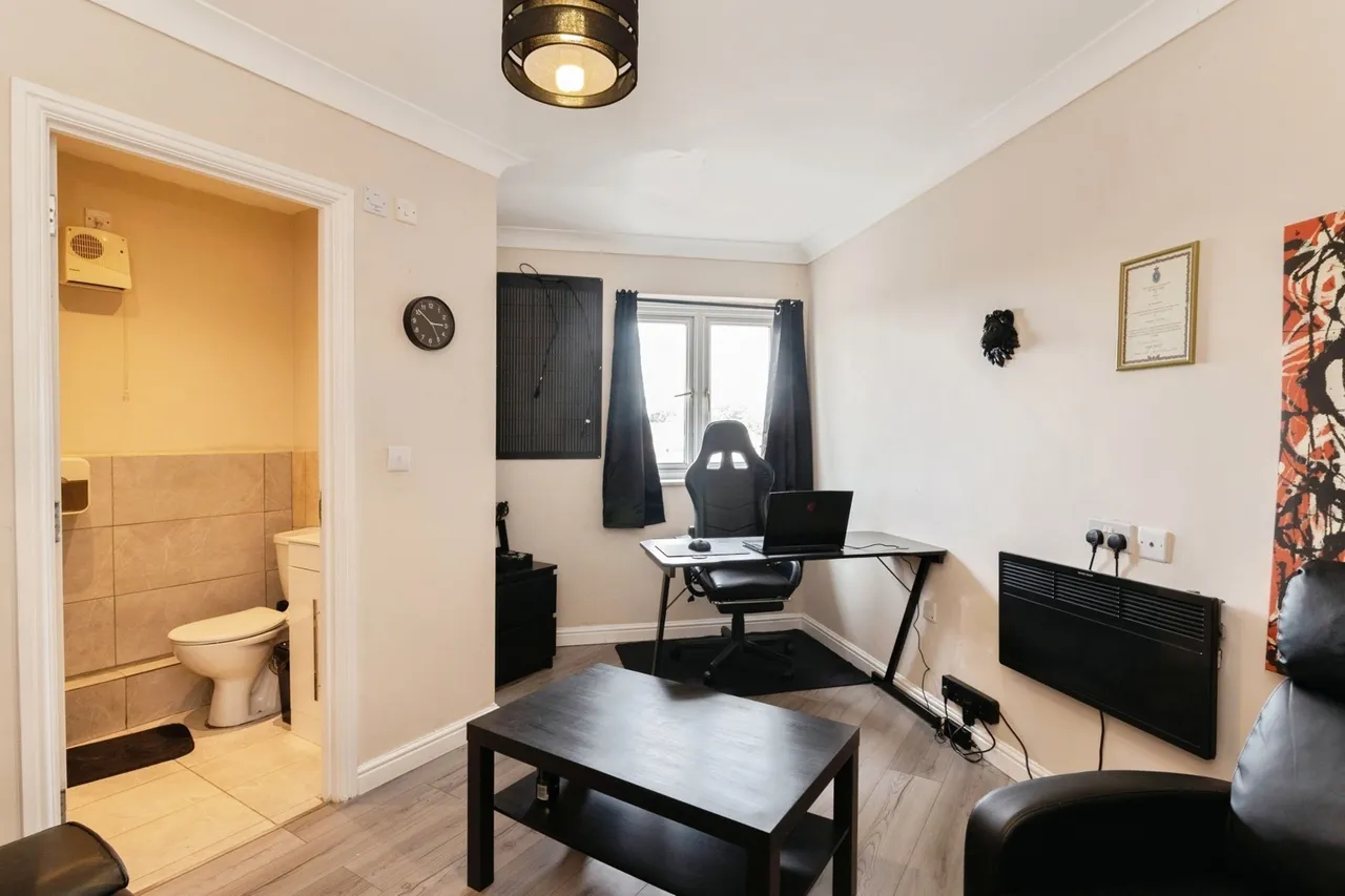 Thames Road, Grays, Essex, RM17, photo 14