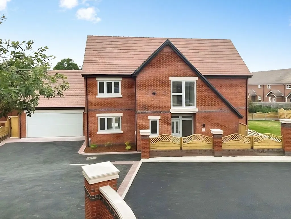 4 bed house for sale, Turnbull Road, Fradley, WS13