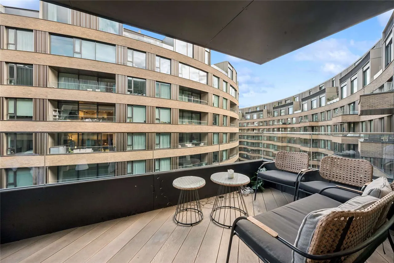 Wood Crescent, London, W12 7GN, photo 2