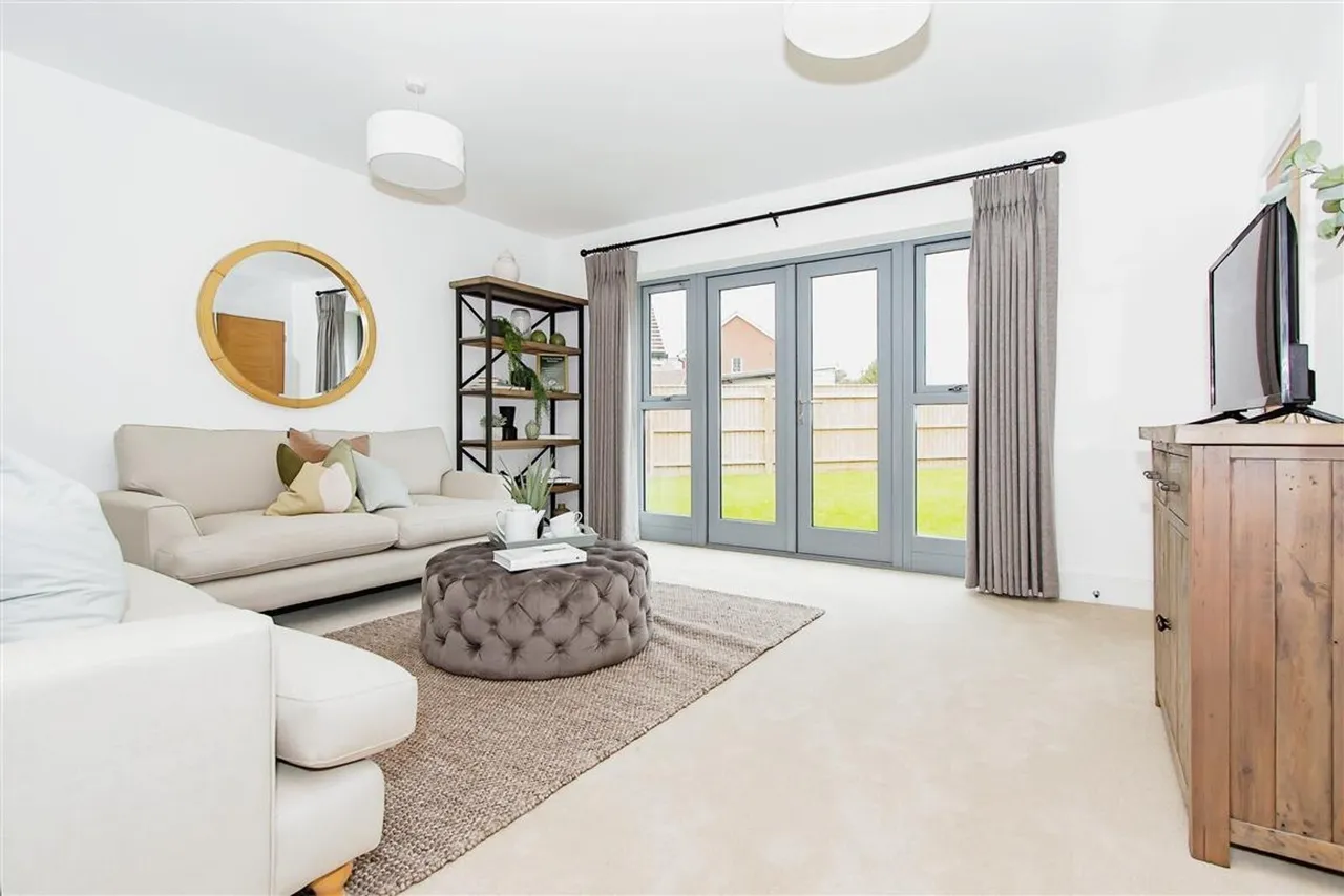 Brockhills Lane, New Milton, photo 5