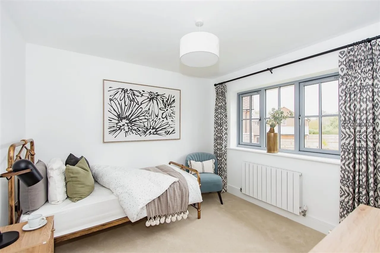 Brockhills Lane, New Milton, photo 7