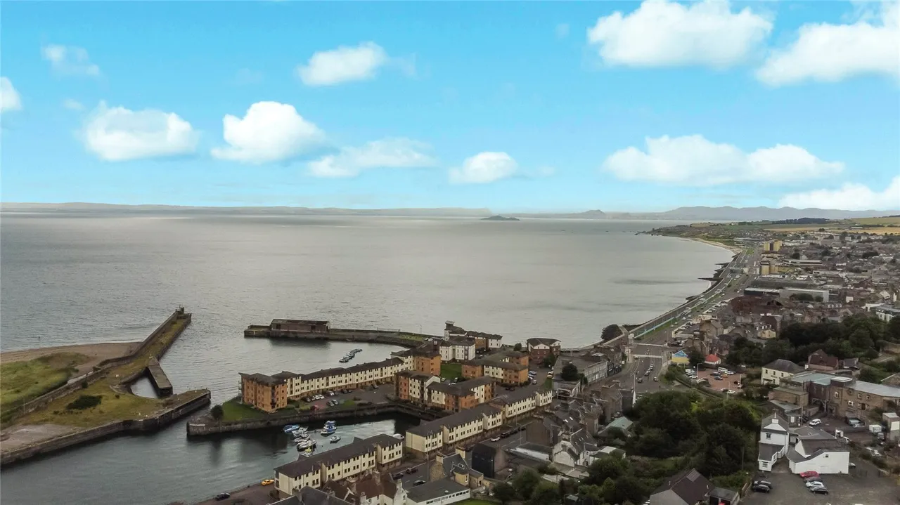 St. Marys Road, Kirkcaldy, Fife, KY1, photo 2