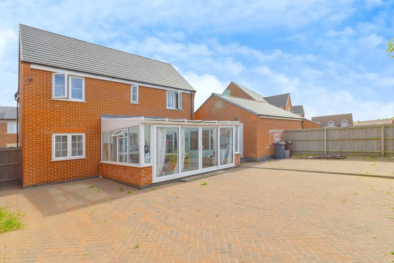 Lapwing Drive, Birstall, LE4, photo 13