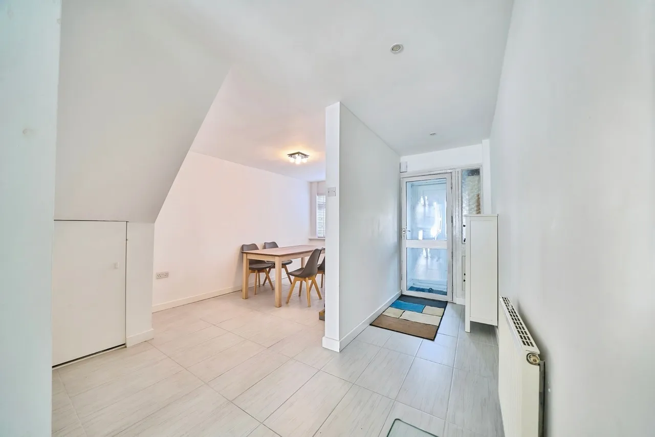 Croombs Road, London, E16, photo 9