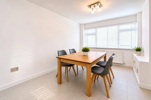 Croombs Road, London, E16, photo 8