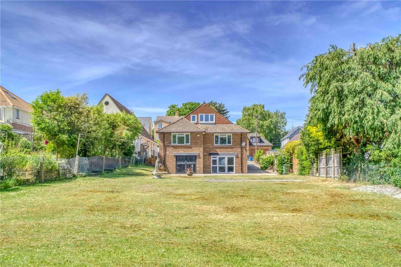 5 bed house for sale — Furze Hill Drive, Lilliput, Poole, BH14