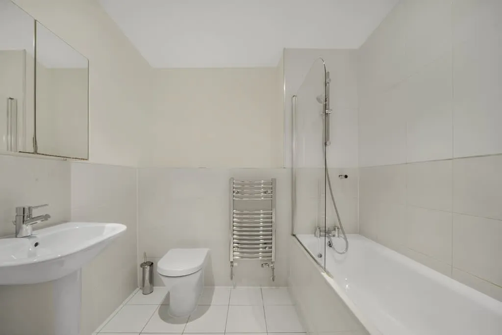 Upper North Street, E14, photo 9