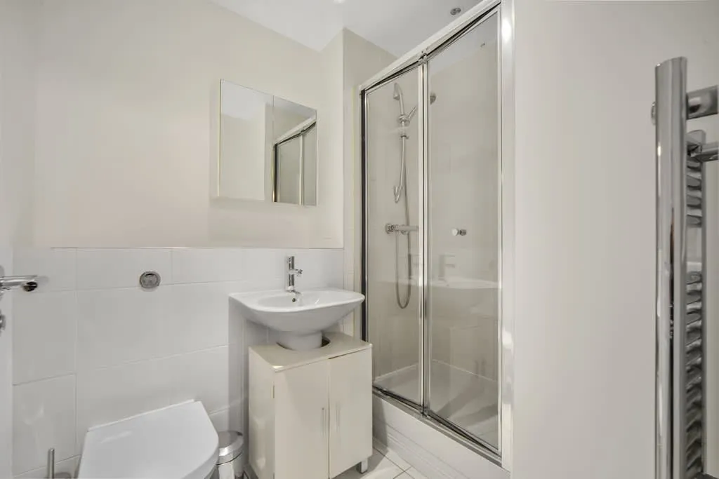 Upper North Street, E14, photo 10