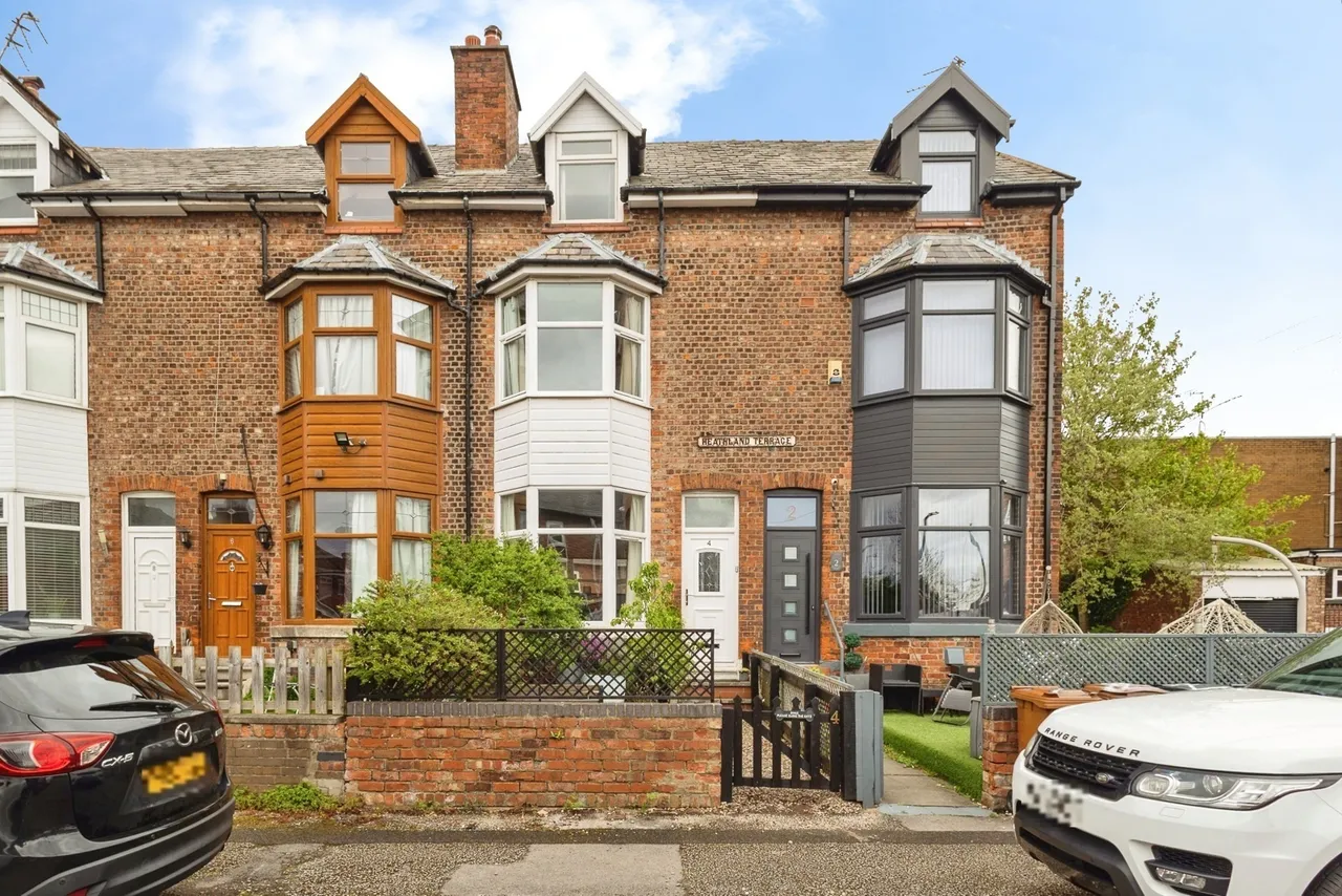 3 bed house for sale — Heathland Terrace, Stockport, Greater Manchester, SK3