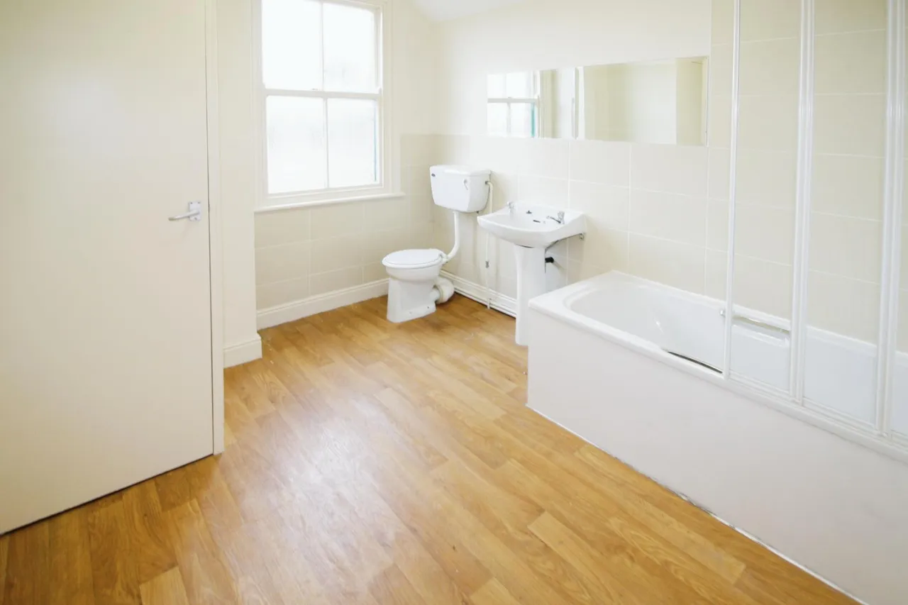 Exeter Road, Nottingham, NG7, photo 9