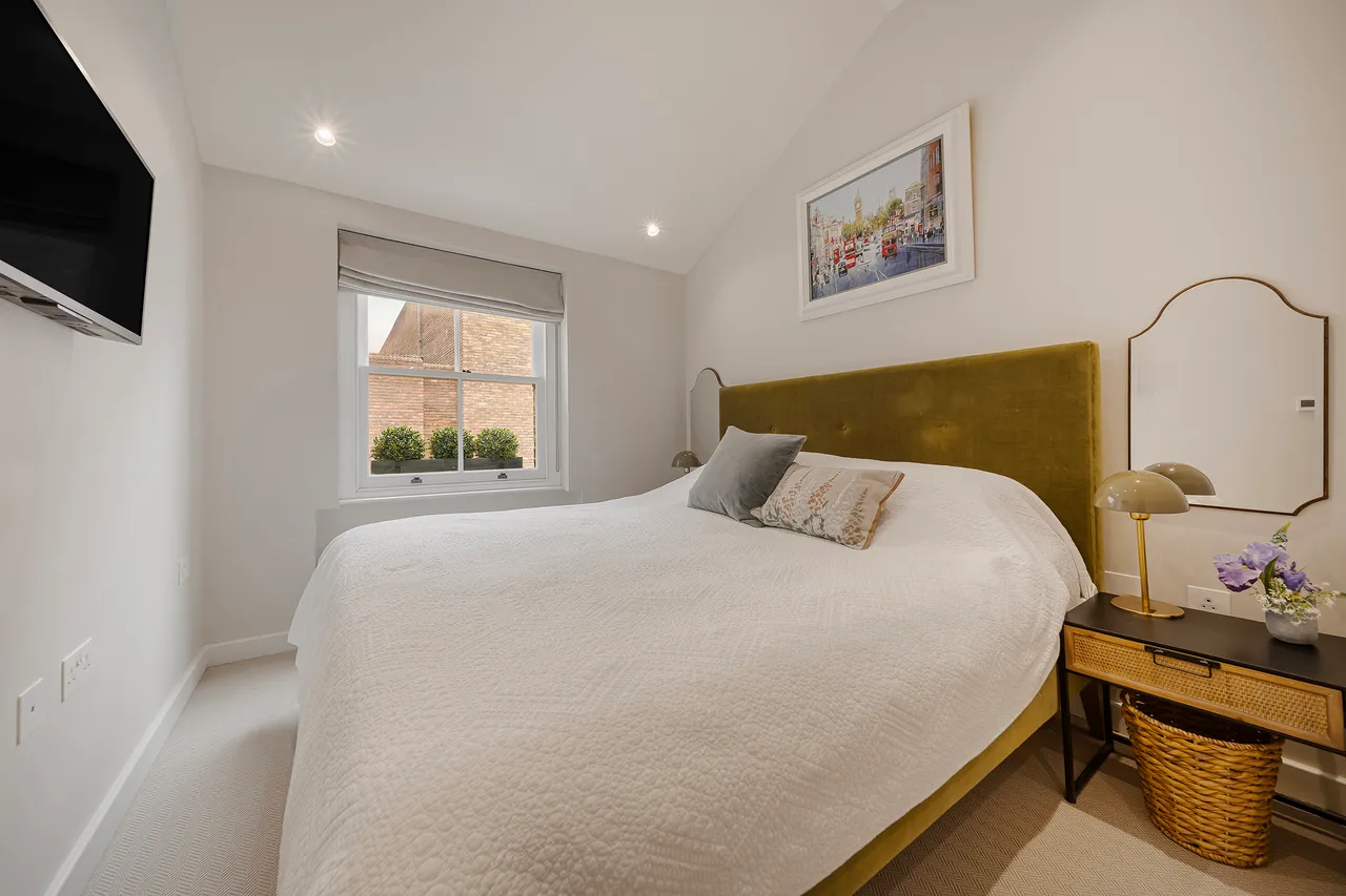 Huntsworth Mews, Marylebone, London, photo 12