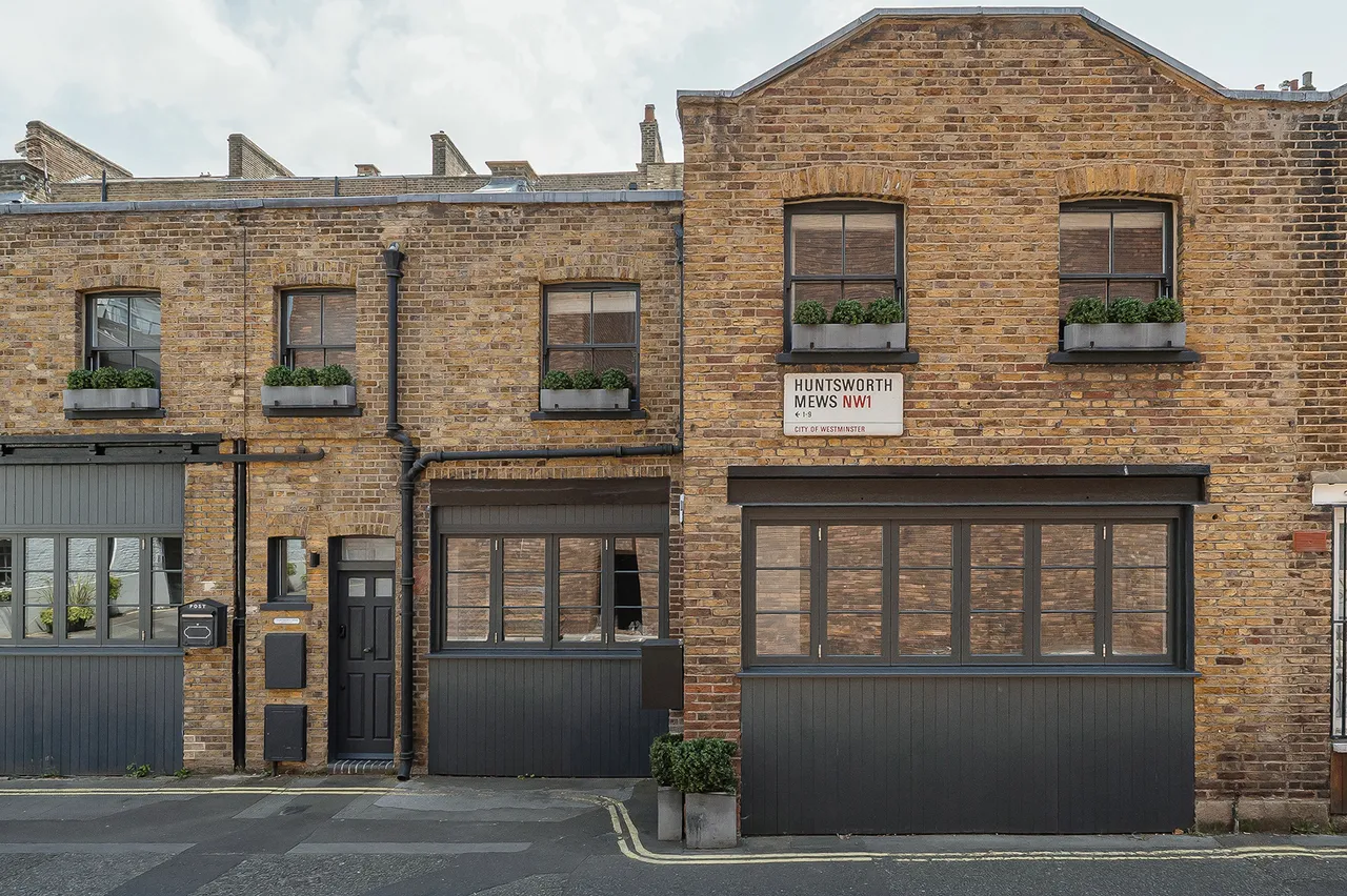 3 bed house for sale — Huntsworth Mews, Marylebone, London
