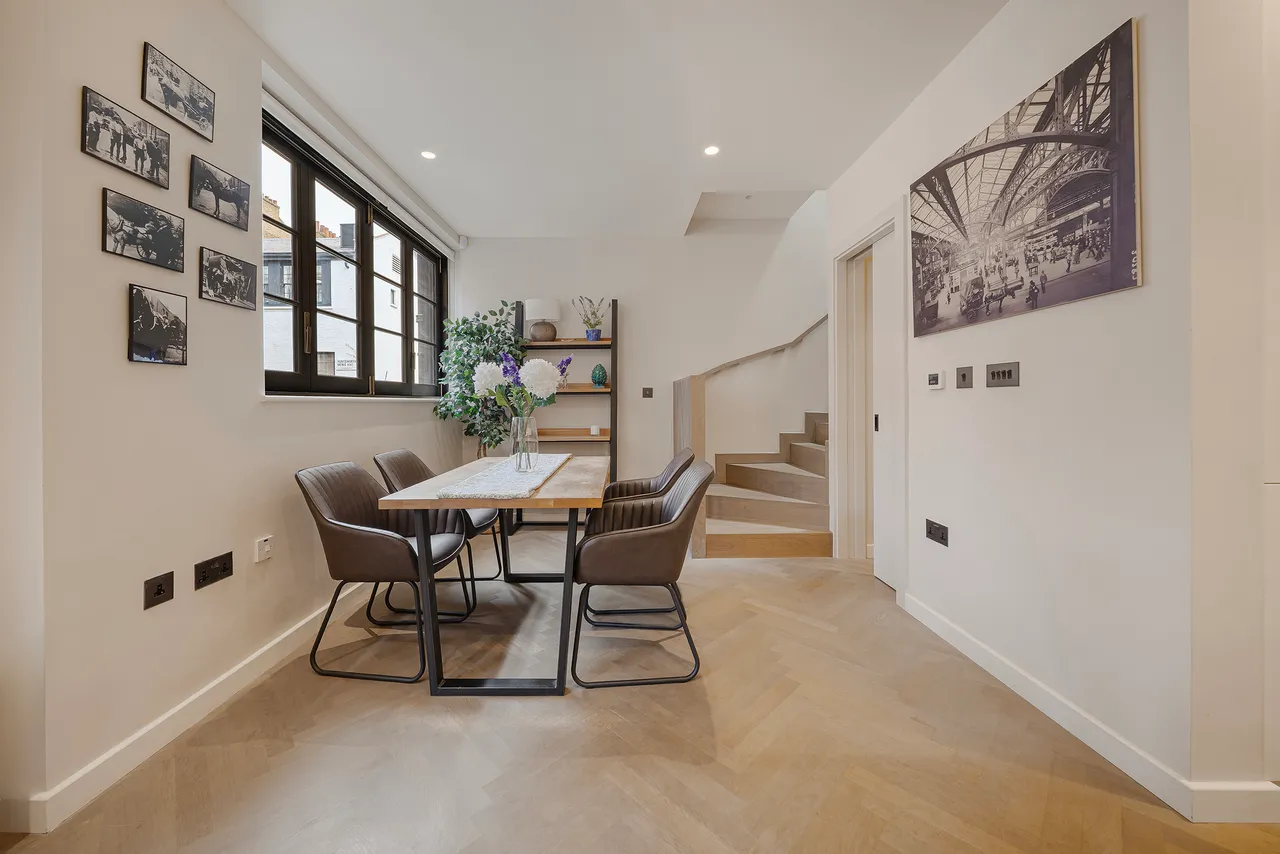 Huntsworth Mews, Marylebone, London, photo 5