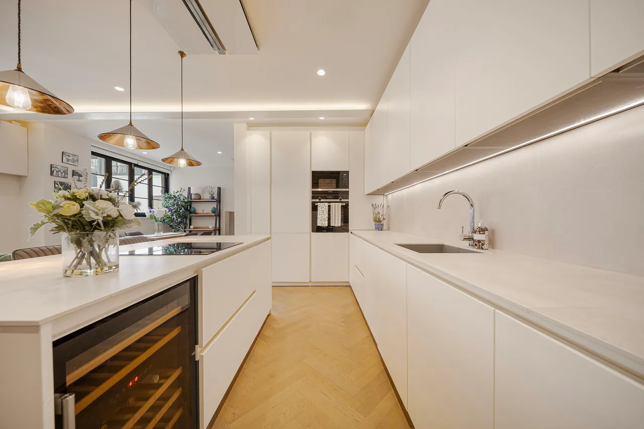 Huntsworth Mews, Marylebone, London, photo 9