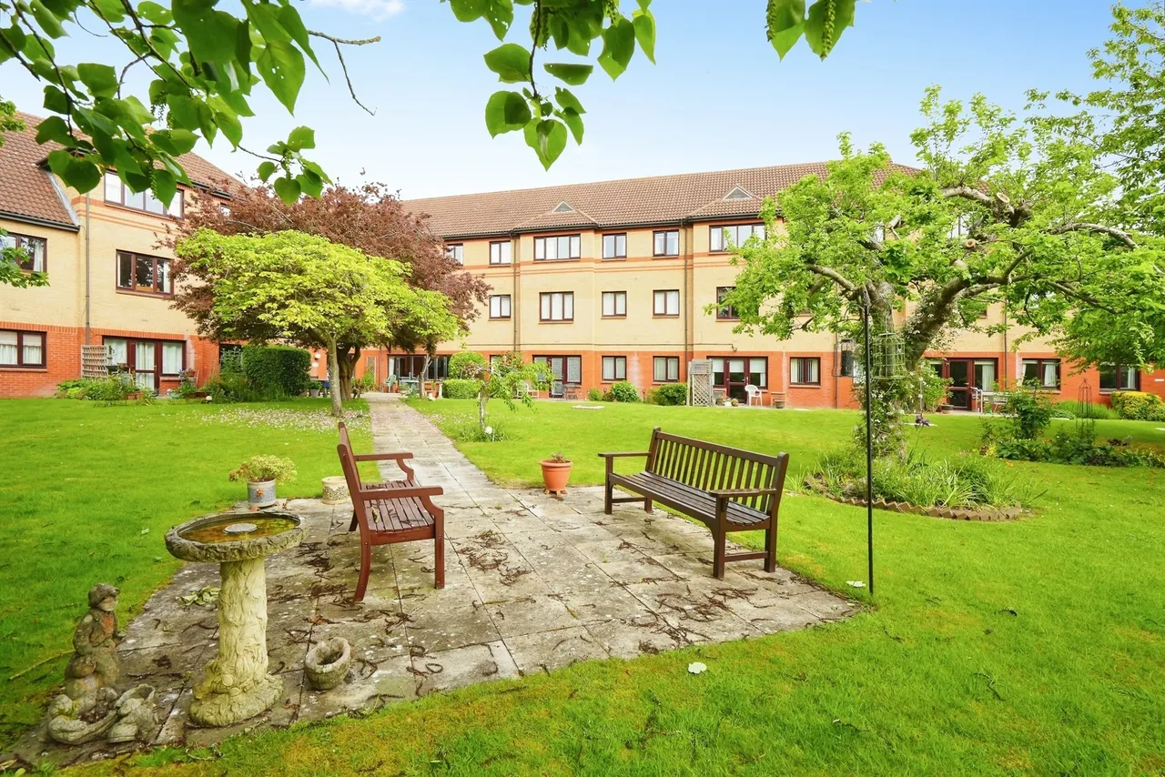 2 bed retirement property for sale — Fairacres Road, Didcot